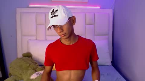 Snapshot of nick_collins20 chatting on January 31, 9:02 pm Nick online show from January 31, 9:02 pm