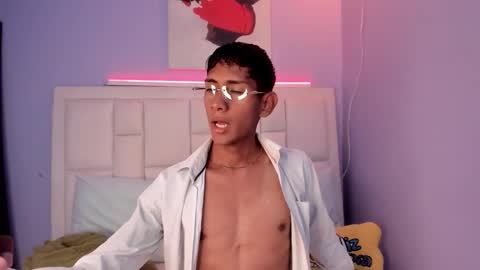 Snapshot of nick_collins20 chatting on February 16, 8:38 pm Nick online show from February 16, 8:38 pm