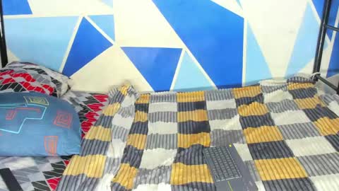 Nick online show from April 12, 11:43 pm