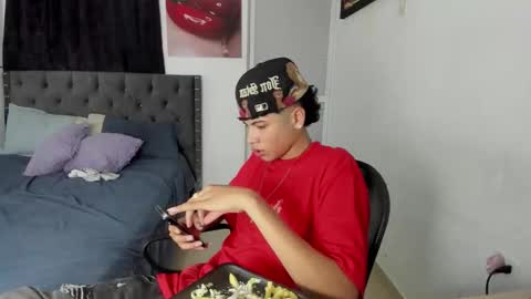 nick_master2 online show from April 6, 4:32 am