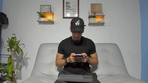 nick_nova online show from November 2, 9:17 pm