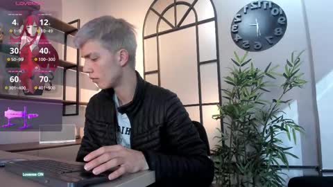 Snapshot of nick_torn chatting on October 13, 12:16 pm Nick online show from October 13, 12:16 pm