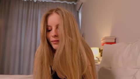 Nicka Cherie online show from April 10, 4:01 pm