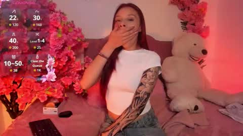 nickie_reed_ online show from February 12, 9:32 pm