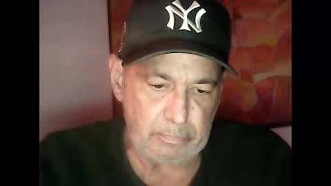 nickincali online show from December 8, 3:10 am