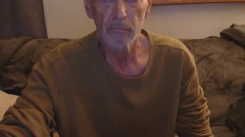 nickincali online show from February 18, 5:25 am