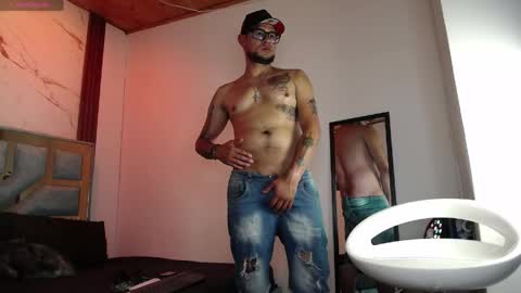 Snapshot of nickk_jonson chatting on May 30, 4:04 pm nickk_jonson online show from May 30, 4:04 pm