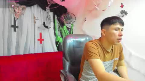 Snapshot of nickk_wolff chatting on October 19, 4:24 am Nickk Wolff online show from October 19, 4:24 am