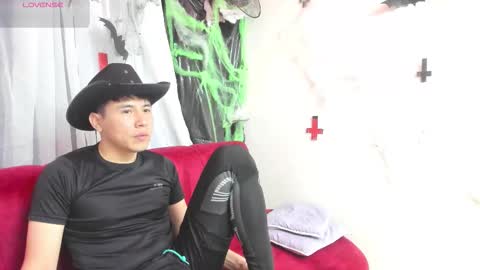 Snapshot of nickk_wolff chatting on October 27, 10:41 am Nickk Wolff online show from October 27, 10:41 am