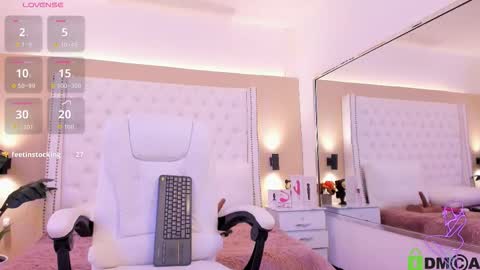 Snapshot of nickky_thompson chatting on November 19, 1:55 pm nickky online show from November 19, 1:55 pm