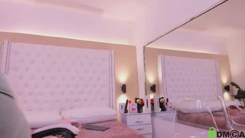 Snapshot of nickky_thompson chatting on December 17, 1:17 pm nickky online show from December 17, 1:17 pm