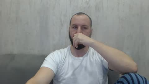 Julian online show from December 2, 1:00 am