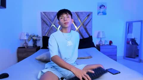 Nickolas Muoz online show from October 19, 8:42 pm