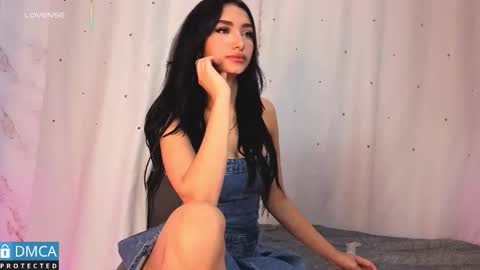 Snapshot of nicky_1824 chatting on November 21, 7:01 pm NICKY online show from November 21, 7:01 pm