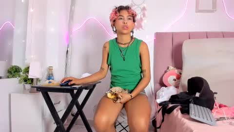 Snapshot of nicky_teem chatting on June 17, 2:58 am nicky_teem online show from June 17, 2:58 am
