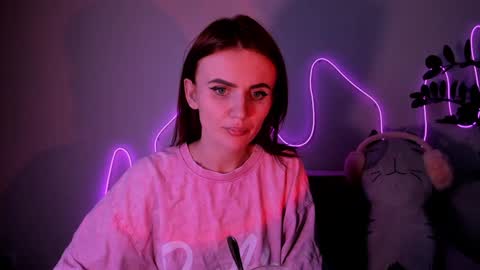 Snapshot of nicky_weekends chatting on December 6, 4:25 am Nicky Weekends online show from December 6, 4:25 am