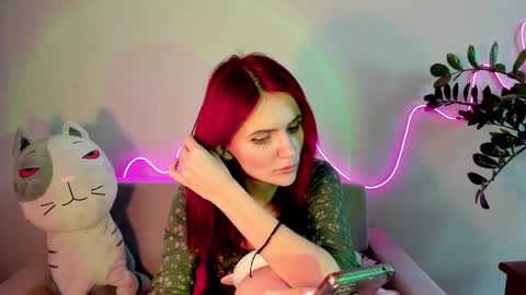 Snapshot of nicky_weekends chatting on December 13, 8:20 am Nicky Weekends online show from December 13, 8:20 am