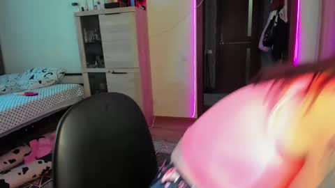 Snapshot of nicky_weekends chatting on February 9, 11:36 am Nicky Weekends online show from February 9, 11:36 am