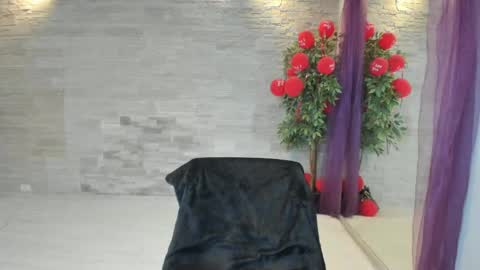 NickyStarr7 online show from April 13, 7:19 pm