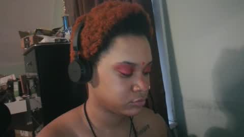 Snapshot of nickythehawtie chatting on February 18, 6:37 pm nickythehawtie online show from February 18, 6:37 pm