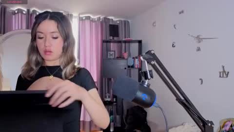 Nicky online show from March 3, 7:09 pm