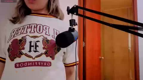 Nicky online show from March 5, 5:53 pm