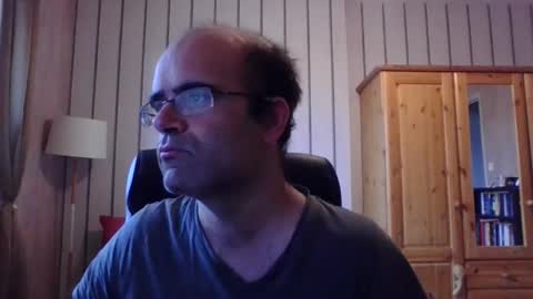 nico82_fr online show from April 12, 8:41 am