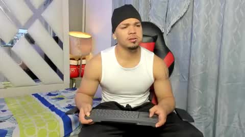 nico_blaze7 online show from February 6, 12:19 pm