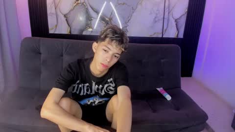 nico_naughtyboy online show from May 30, 1:03 am