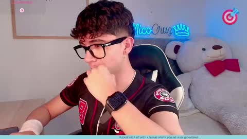 nico  online show from April 13, 8:36 pm