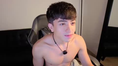 Nicolas online show from February 23, 10:07 pm