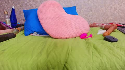 Snapshot of nicol_ferrer chatting on December 29, 1:34 am Nicol online show from December 29, 1:34 am