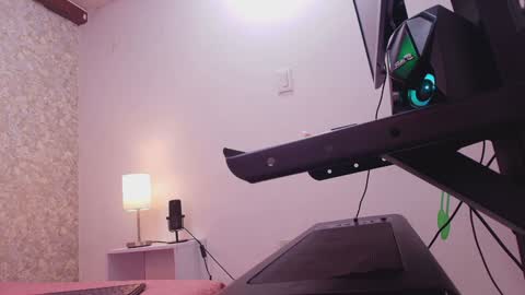 Snapshot of nicol_ferrer chatting on January 7, 7:06 pm Nicol online show from January 7, 7:06 pm