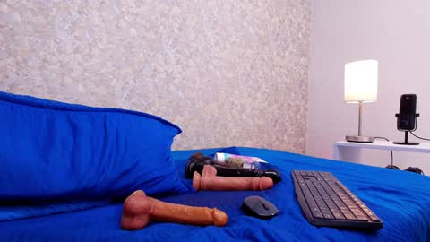 Snapshot of nicol_ferrer chatting on February 8, 1:22 am Nicol online show from February 8, 1:22 am