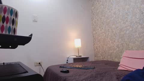 Snapshot of nicol_ferrer chatting on September 9, 7:24 pm Nicol online show from September 9, 7:24 pm