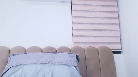 Snapshot of nicol_ferrer chatting on December 18, 3:01 am Nicol online show from December 18, 3:01 am