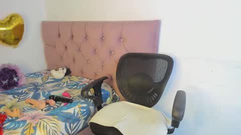 Nicol sanchez online show from March 22, 10:02 pm