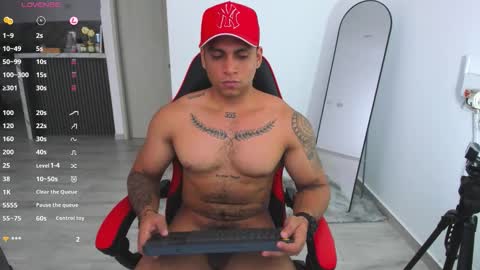 Snapshot of nicolas_montoya chatting on October 16, 10:00 pm nicolas_montoya online show from October 16, 10:00 pm