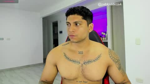 Snapshot of nicolas_montoya chatting on October 19, 4:57 am nicolas_montoya online show from October 19, 4:57 am