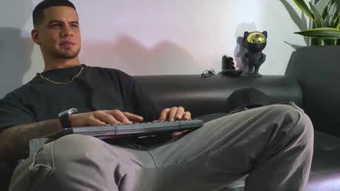 Nicolas online show from November 26, 3:40 am