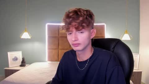 nicolasferrer18 online show from November 17, 7:30 pm