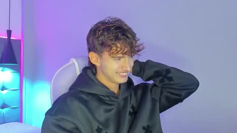 nicolasferrer18 online show from December 5, 7:32 pm