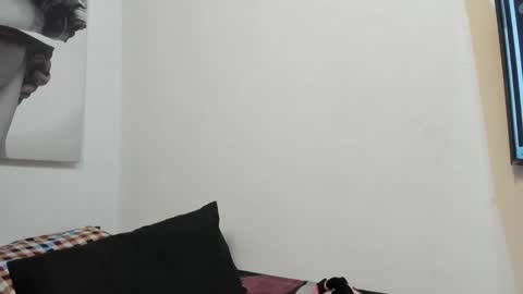 Snapshot of nicolasmuscle chatting on December 12, 6:47 am Andres online show from December 12, 6:47 am