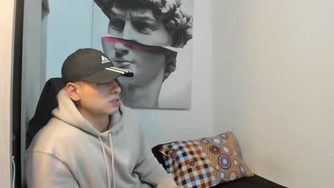 Snapshot of nicolasmuscle chatting on December 29, 4:59 am Andres online show from December 29, 4:59 am