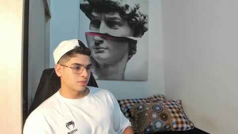 Snapshot of nicolasmuscle chatting on December 29, 7:32 pm Andres online show from December 29, 7:32 pm