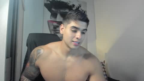 Snapshot of nicolasmuscle chatting on February 4, 6:17 pm Andres online show from February 4, 6:17 pm