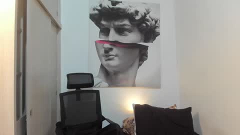 Snapshot of nicolasmuscle chatting on February 5, 12:31 am Andres online show from February 5, 12:31 am