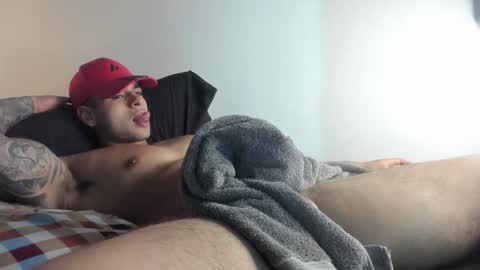 Snapshot of nicolasmuscle chatting on February 8, 11:55 pm Andres online show from February 8, 11:55 pm