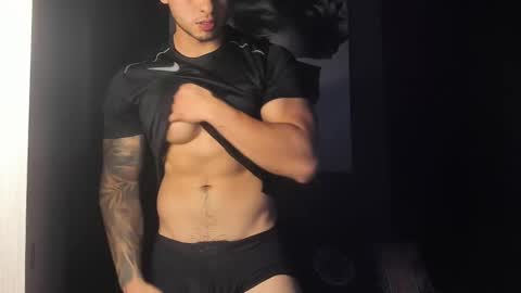 Snapshot of nicolasmuscle chatting on September 21, 10:33 pm Andres online show from September 21, 10:33 pm