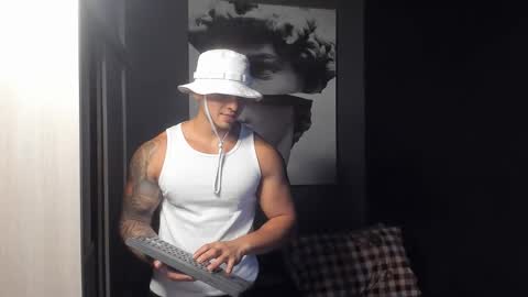 Andres online show from December 16, 4:56 pm